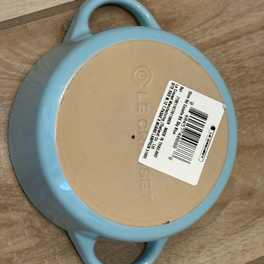 Le Creuset discover charm